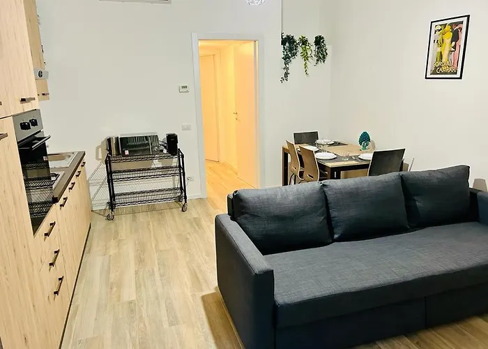 Kibilu - Via Valtellina - Quartiere Isola - Stazione Garibaldi - Monumentale - Vicinanze Brera